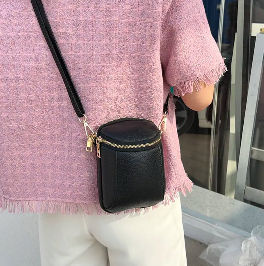 Crossbody phone bag (Pre-order) - Sav's Store