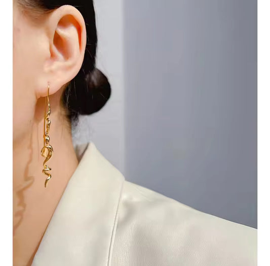 Twist Asymmetric Fashion Gold Earrings - Sav's Store