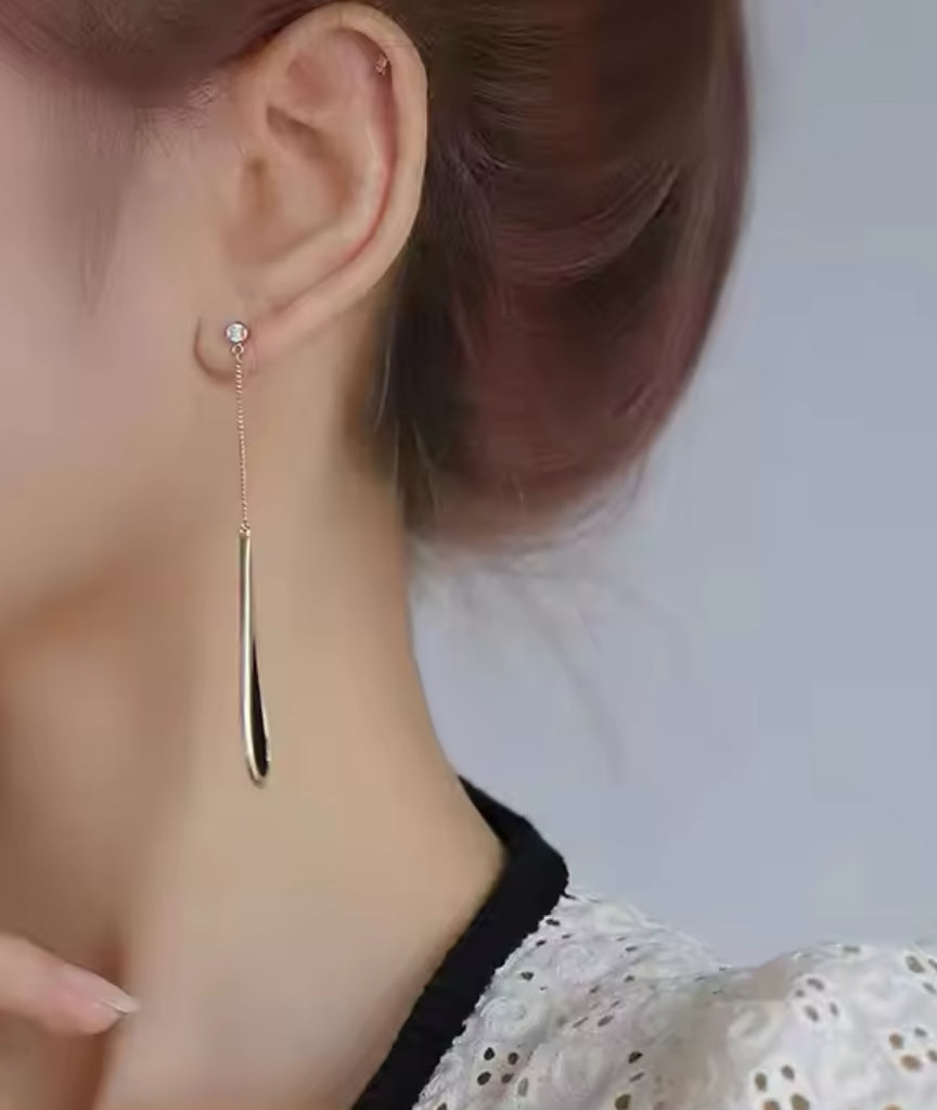 Black long drop earrings - Sav's Store